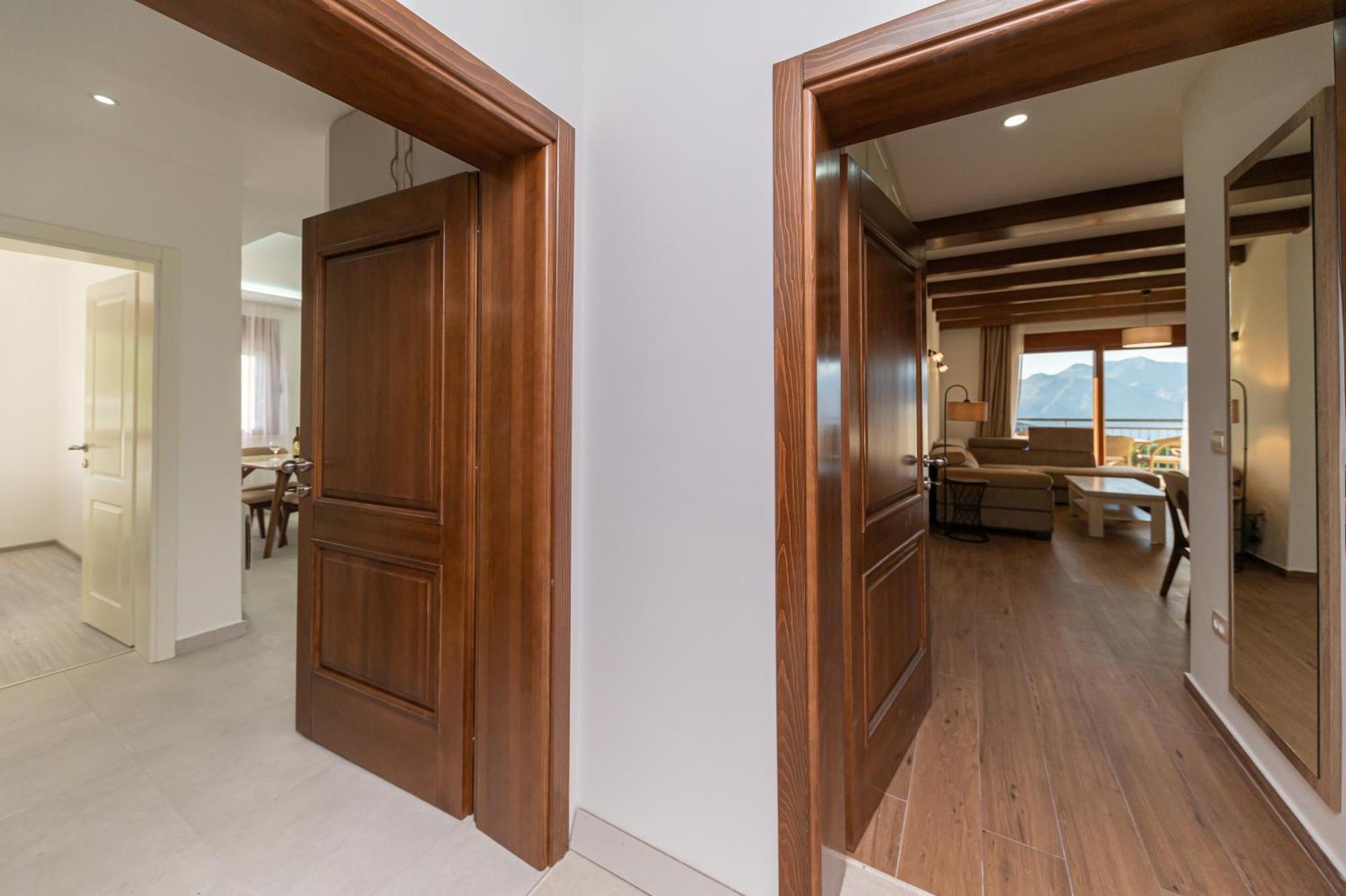 Red Hill Apartment Kotor Luaran gambar