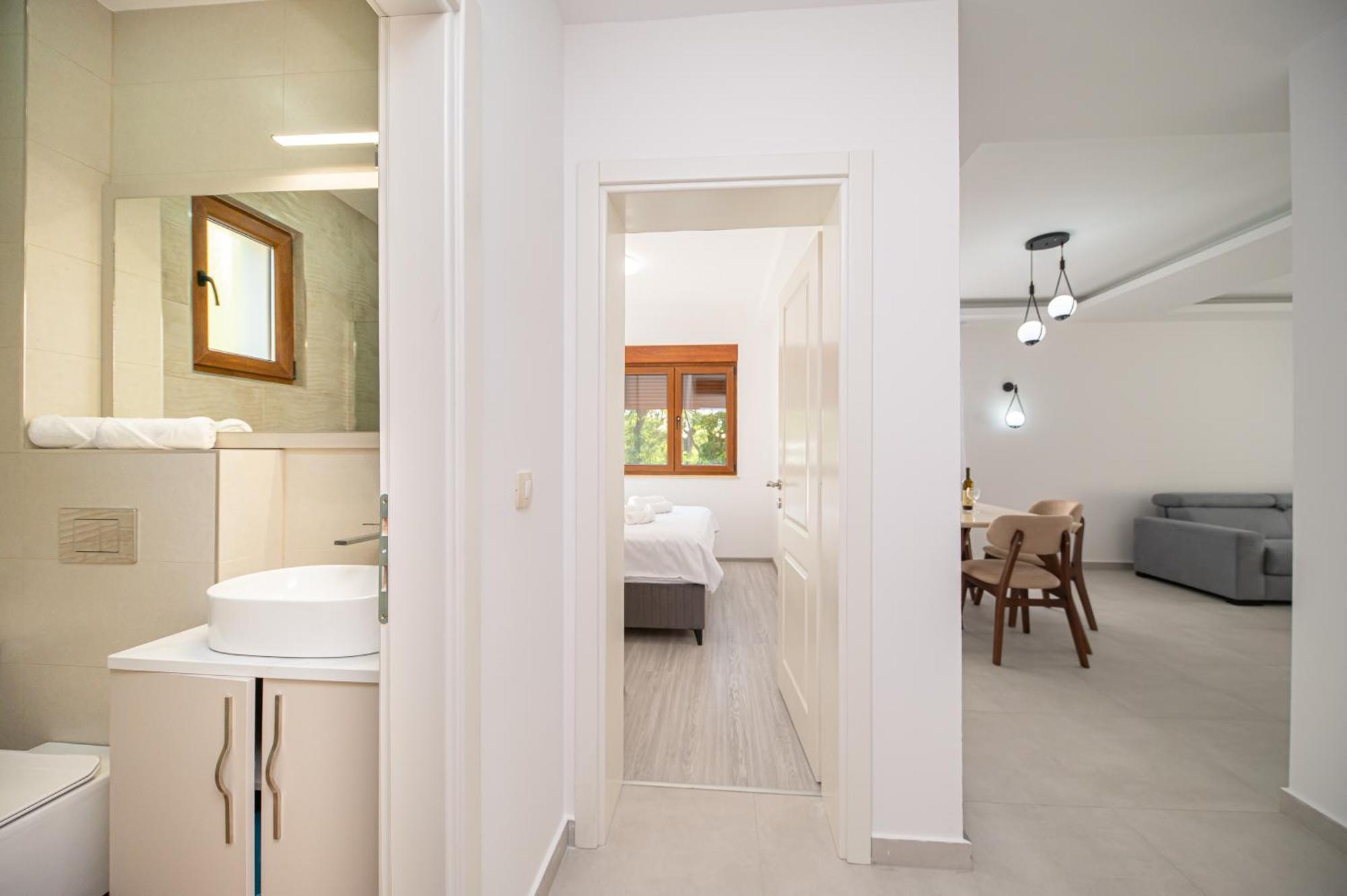 Red Hill Apartment Kotor Luaran gambar