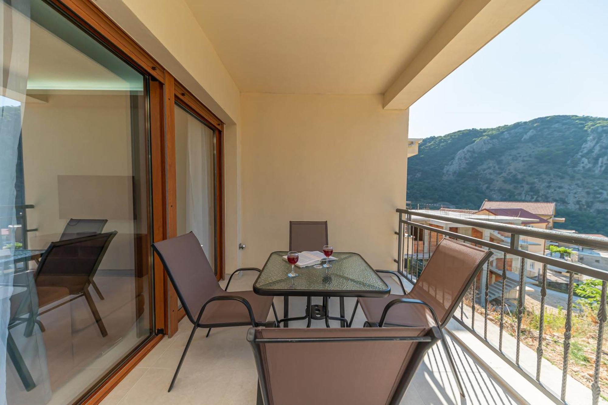 Red Hill Apartment Kotor Luaran gambar