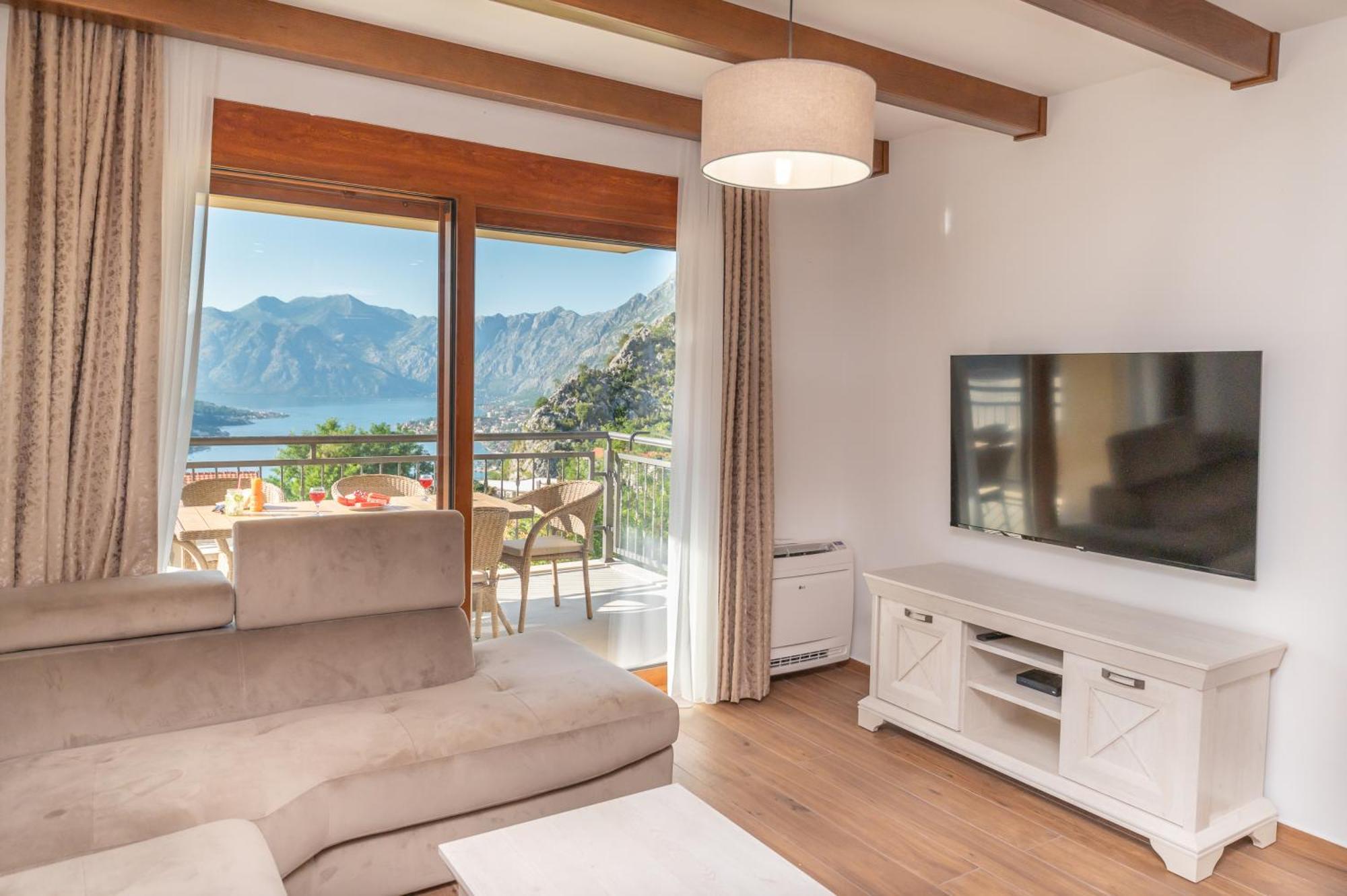 Red Hill Apartment Kotor Luaran gambar