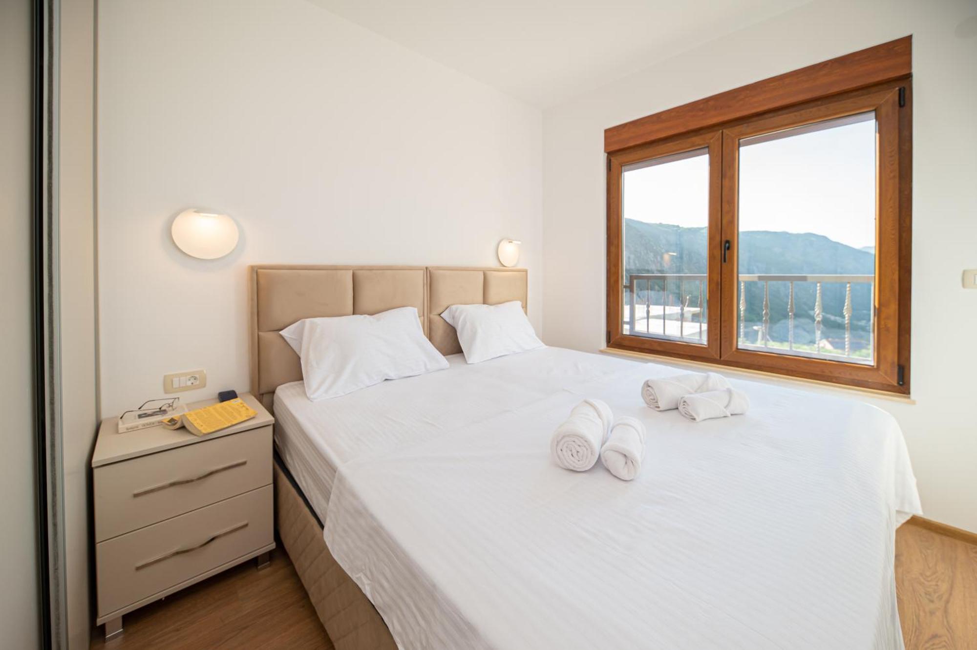 Red Hill Apartment Kotor Luaran gambar