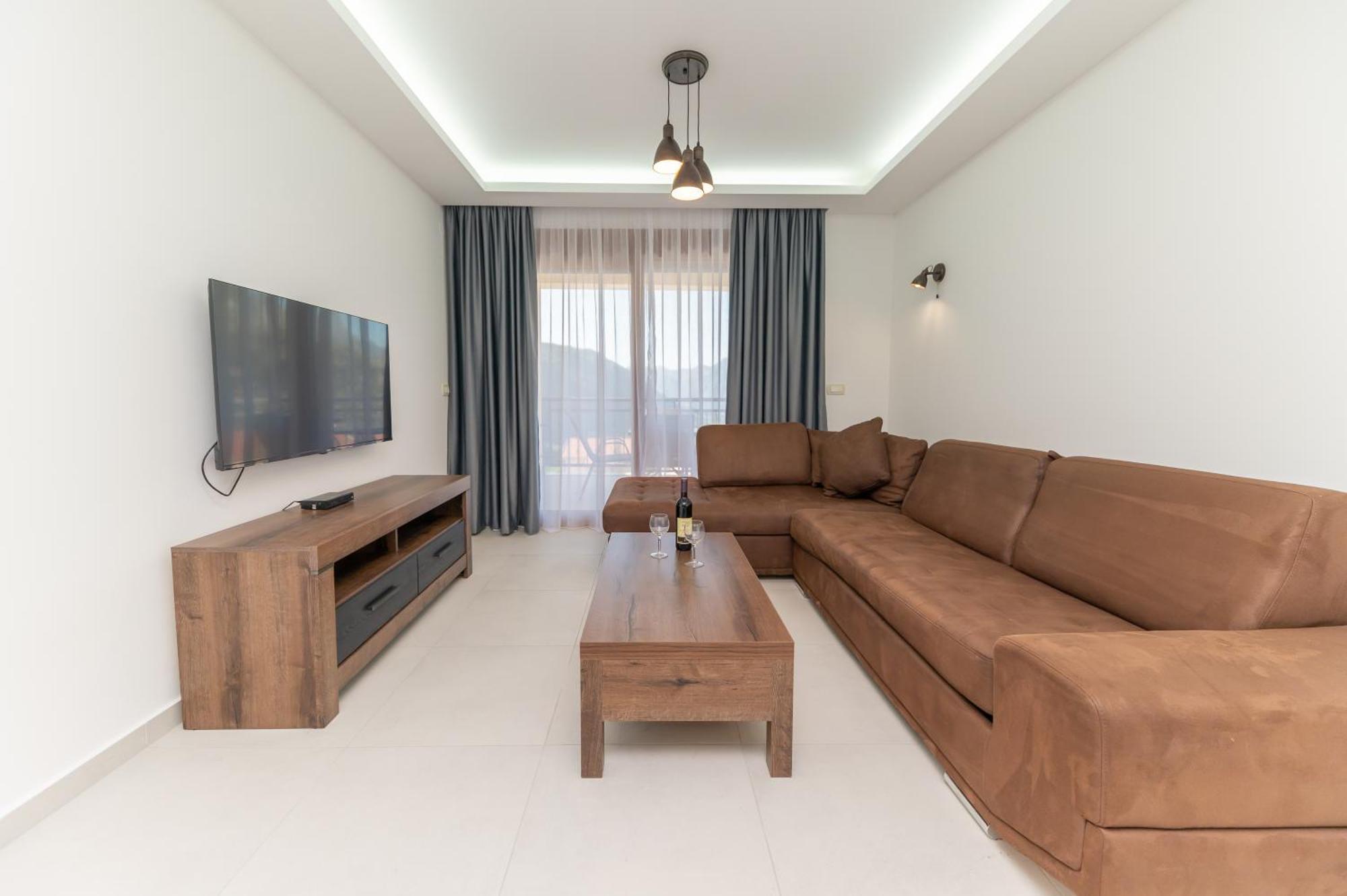 Red Hill Apartment Kotor Luaran gambar