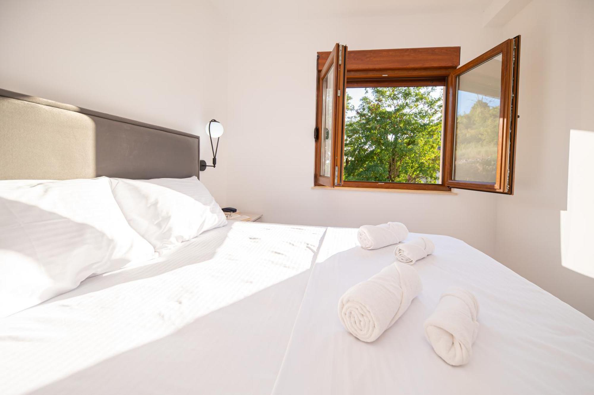 Red Hill Apartment Kotor Luaran gambar