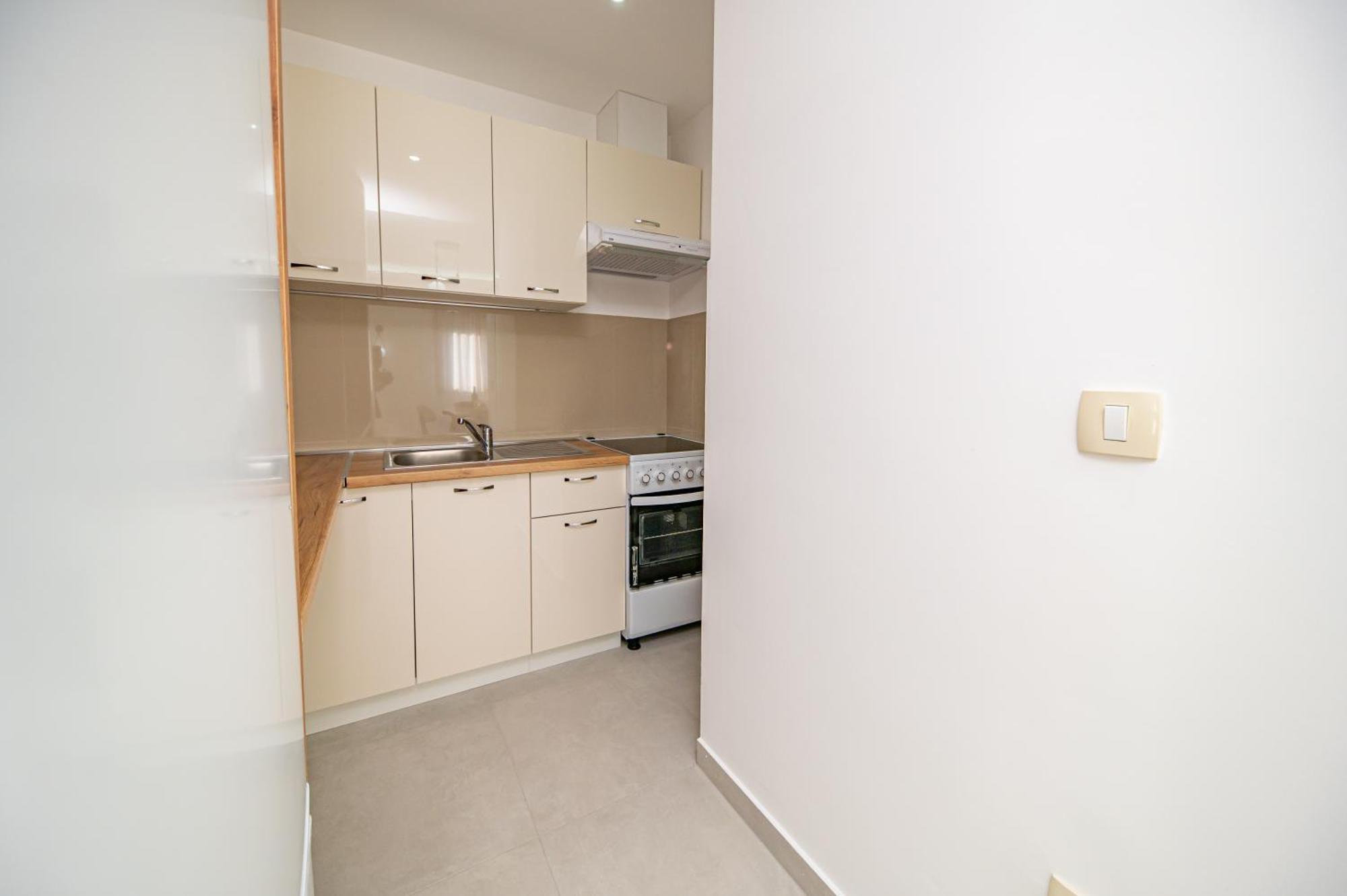 Red Hill Apartment Kotor Luaran gambar