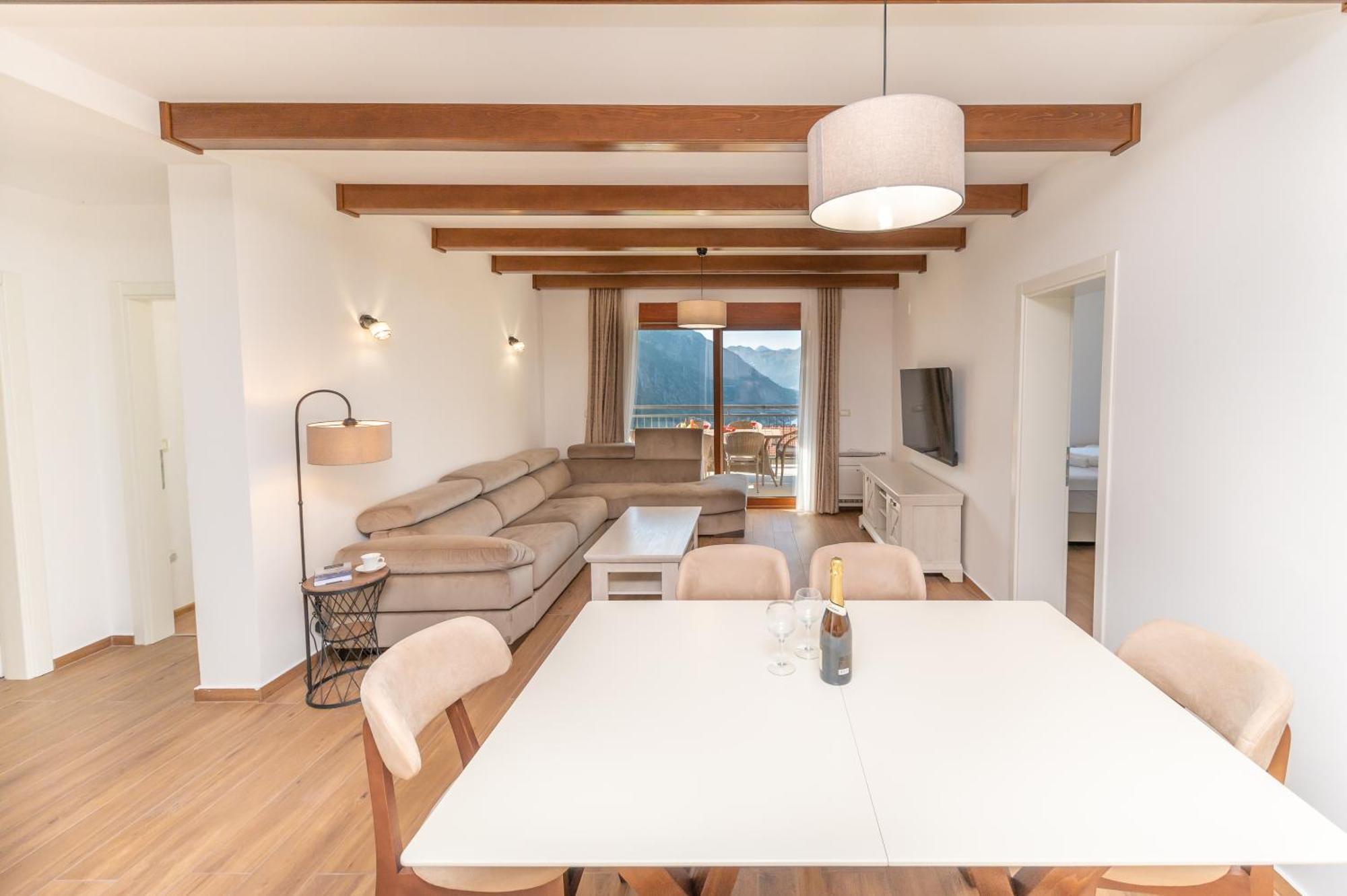Red Hill Apartment Kotor Luaran gambar