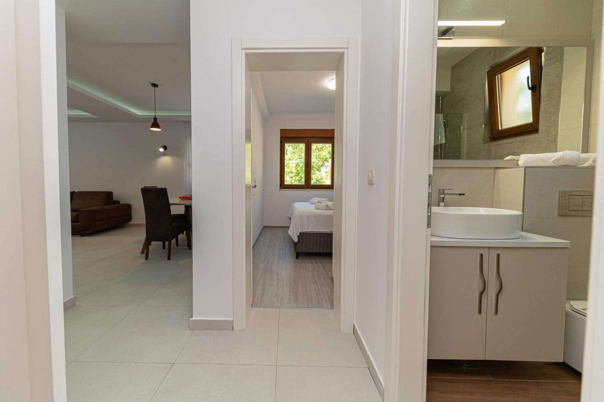 Red Hill Apartment Kotor Luaran gambar