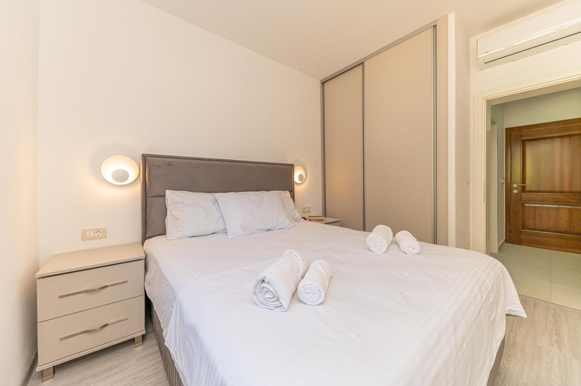 Red Hill Apartment Kotor Luaran gambar
