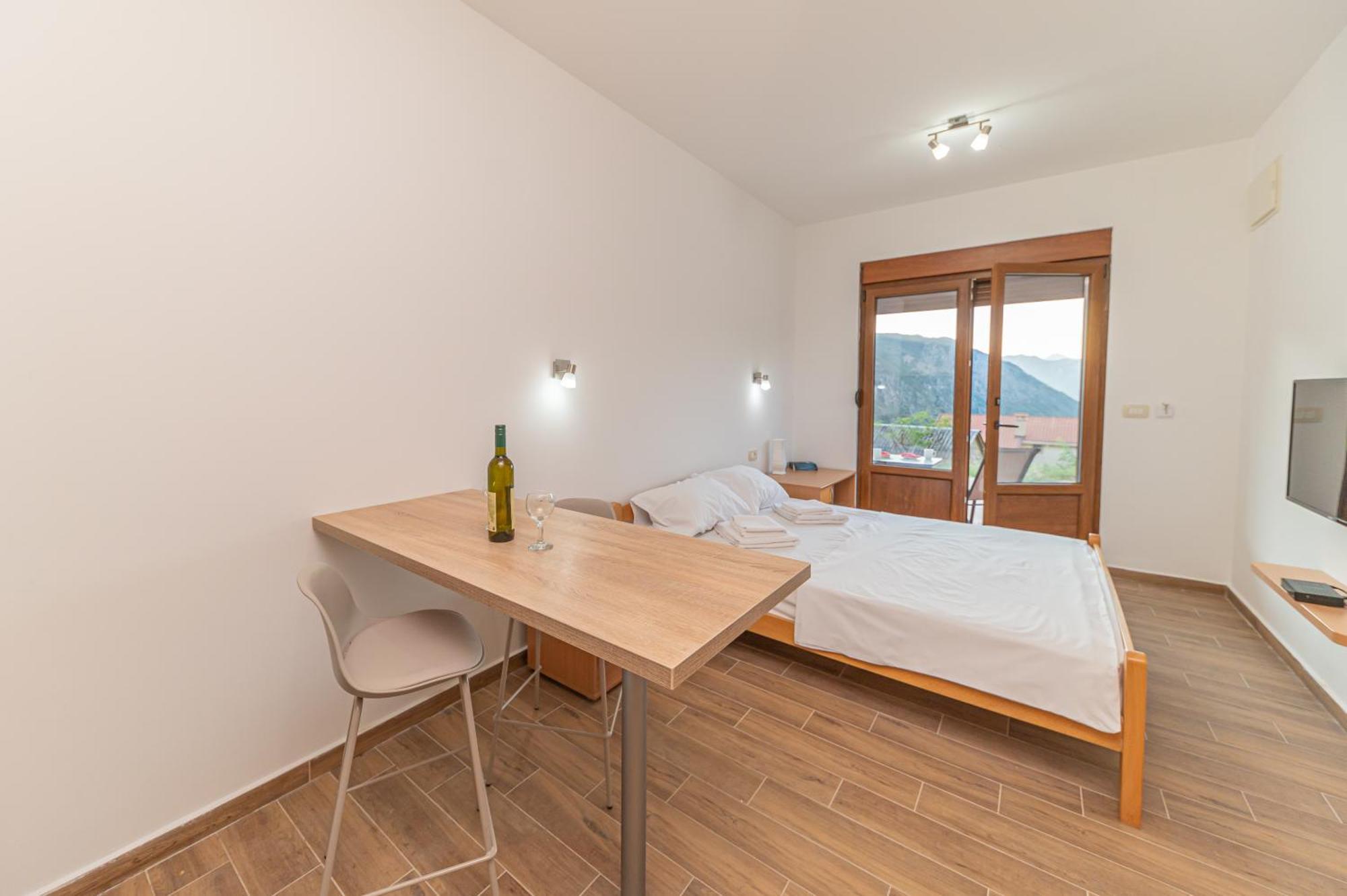 Red Hill Apartment Kotor Luaran gambar