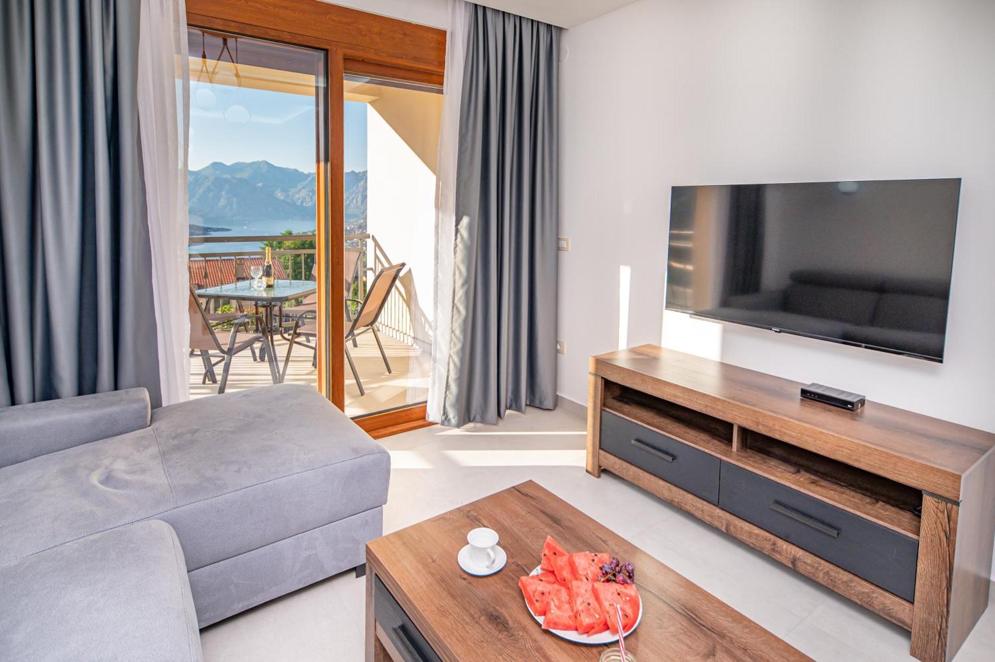 Red Hill Apartment Kotor Luaran gambar
