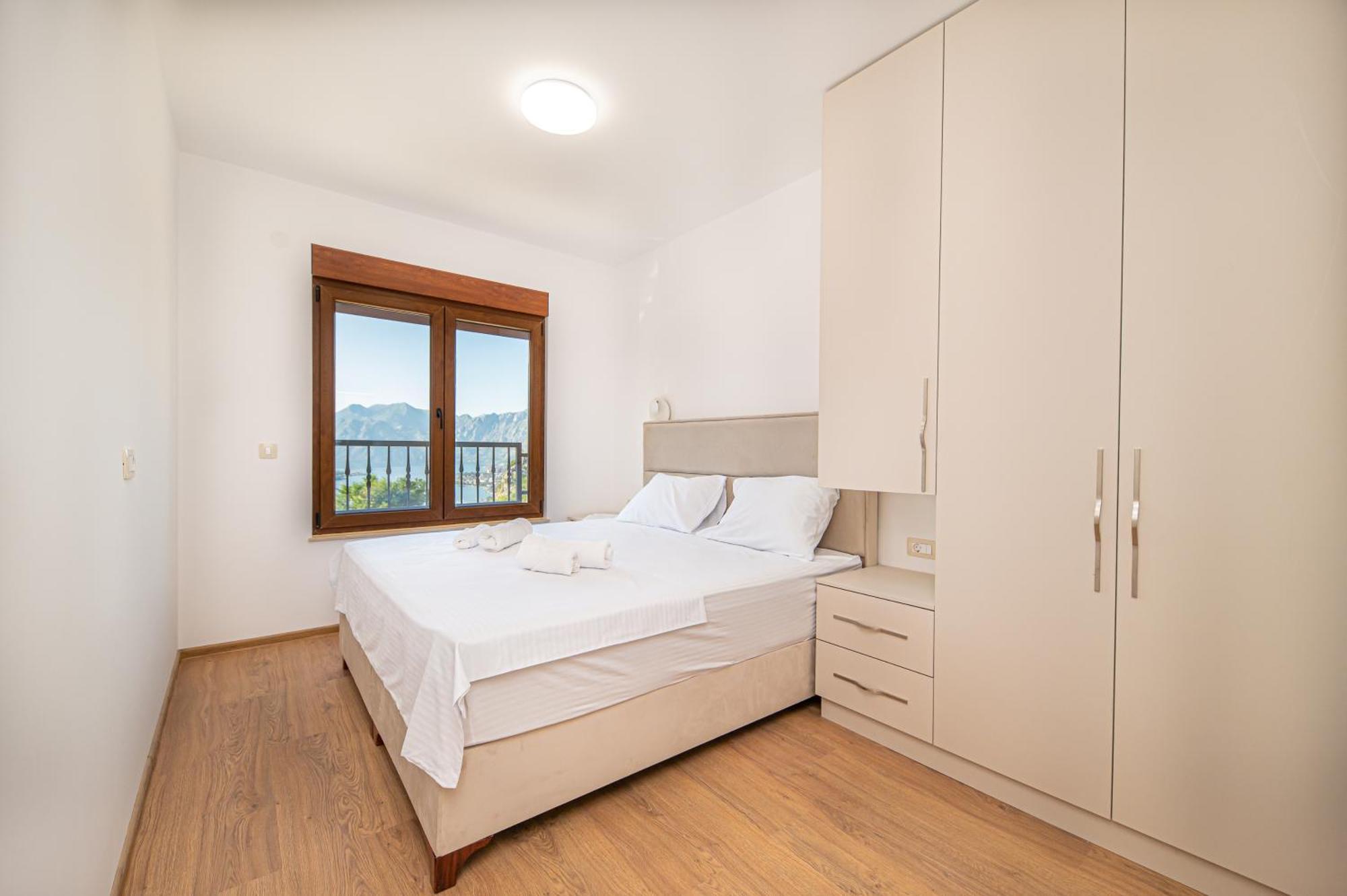 Red Hill Apartment Kotor Luaran gambar